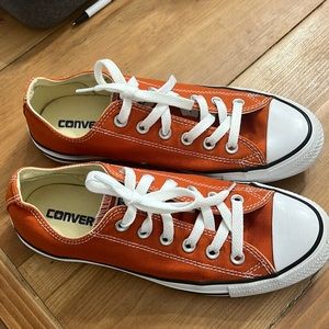 ORANGE CONVERSE 🤩